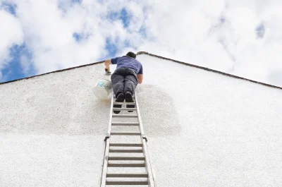 Peinture extérieure à Ferrières-Poussarou — façades et ravalement